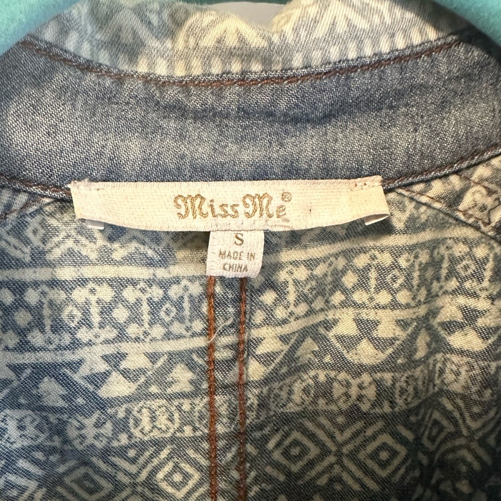 Miss Me Button Up - Picture 2 of 3